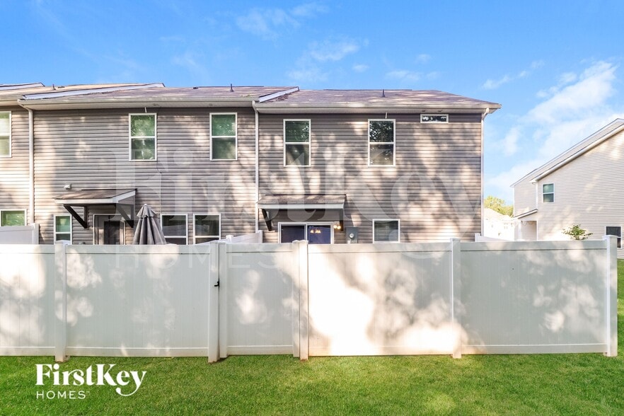Building Photo - 2046 Cypress Village Dr NW