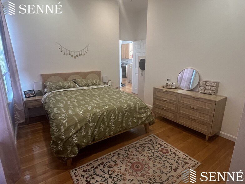 Building Photo - 340 Franklin St