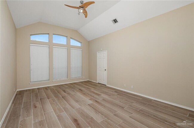 Building Photo - 3007 San Rafael St