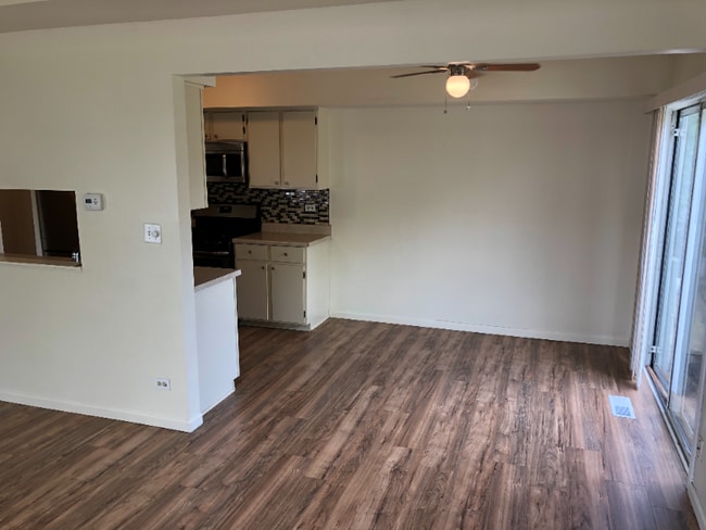 Building Photo - 263 Acorn Dr