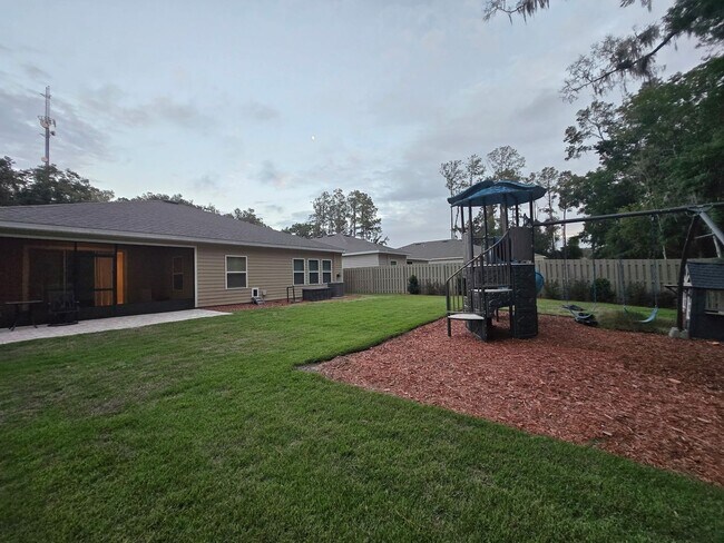 Building Photo - Welcome to the beautiful Finley Woods comm...