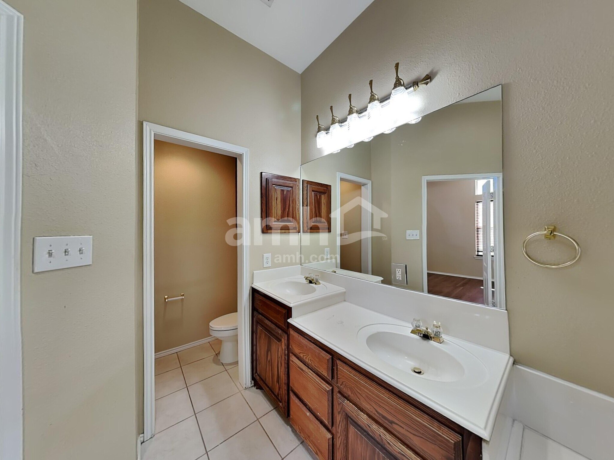 Building Photo - 9132 Tyne Trail