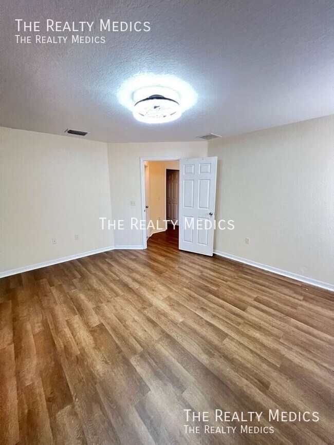 Building Photo - 8341 SW 135th Loop