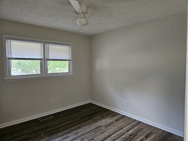 Building Photo - 853 Shannon Dr