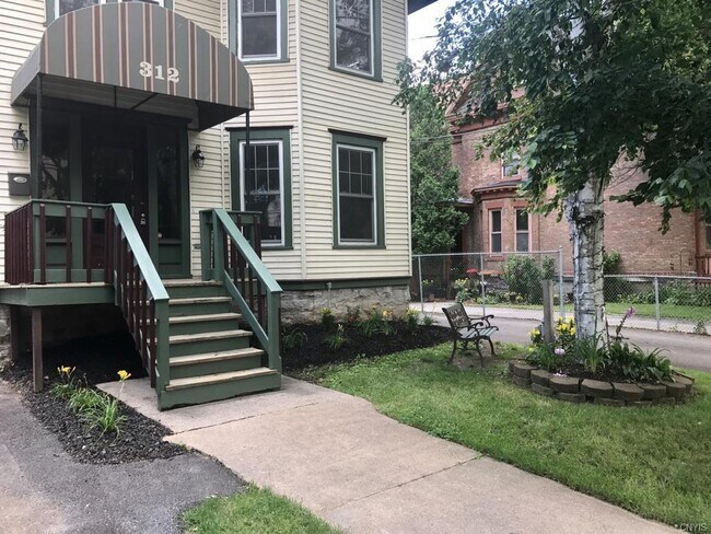 Building Photo - 312 Hawley Ave