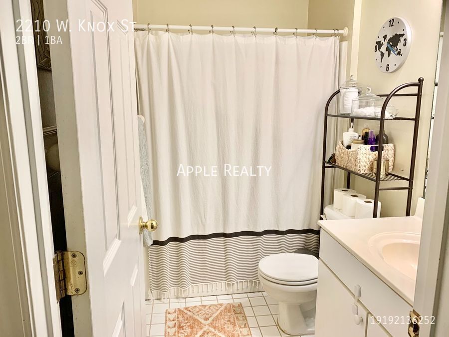 Building Photo - 2210 W Knox St