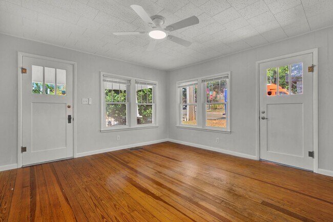 Building Photo - 202 S School Ave