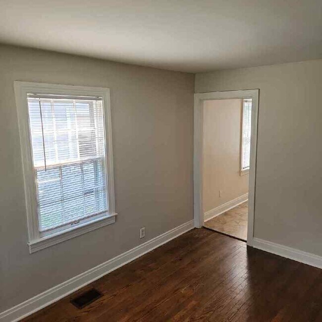 Building Photo - 936 Camden Ave