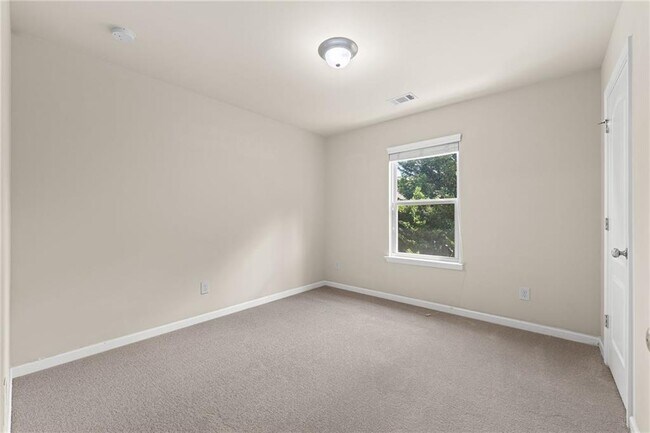 Building Photo - 2365 Bellyard Dr