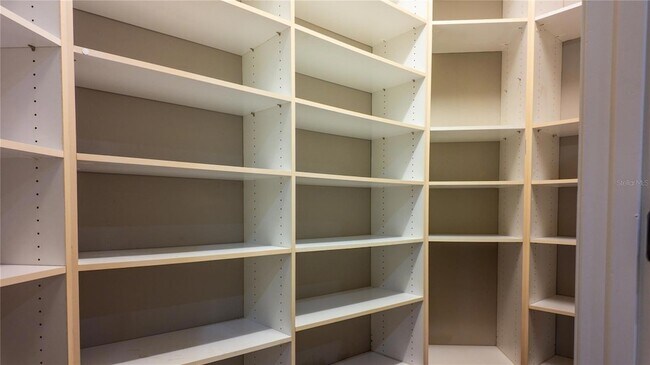 Building Photo - 617 SE 47th Loop