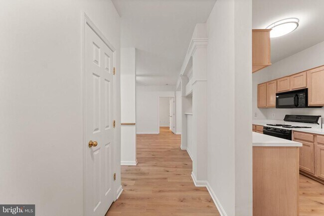 Building Photo - 20453 Chesapeake Square