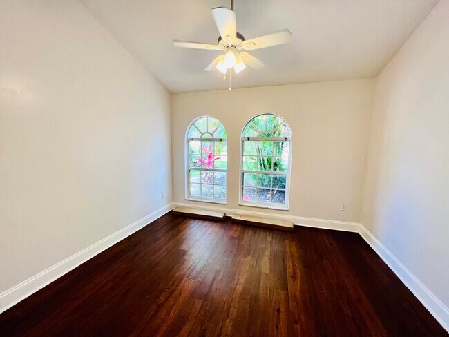 Building Photo - 2485 Stonegate Dr