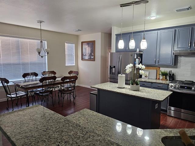 Building Photo - 215 Lairds Dr