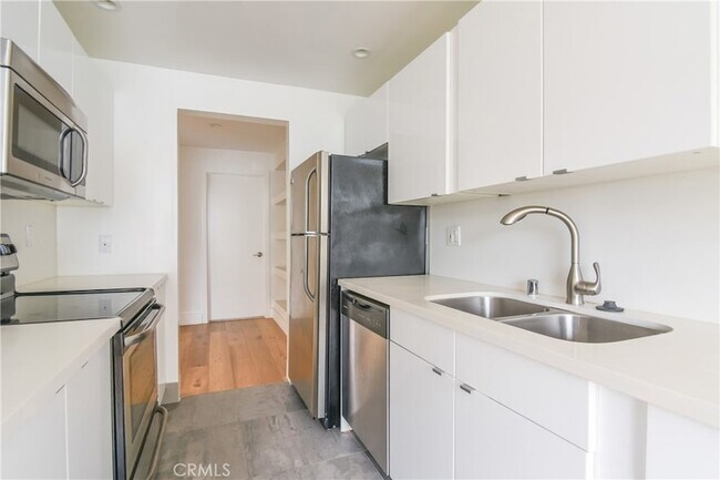 Building Photo - 811 6th St