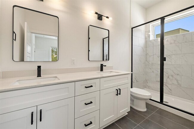 Building Photo - 1811 Webberville Rd