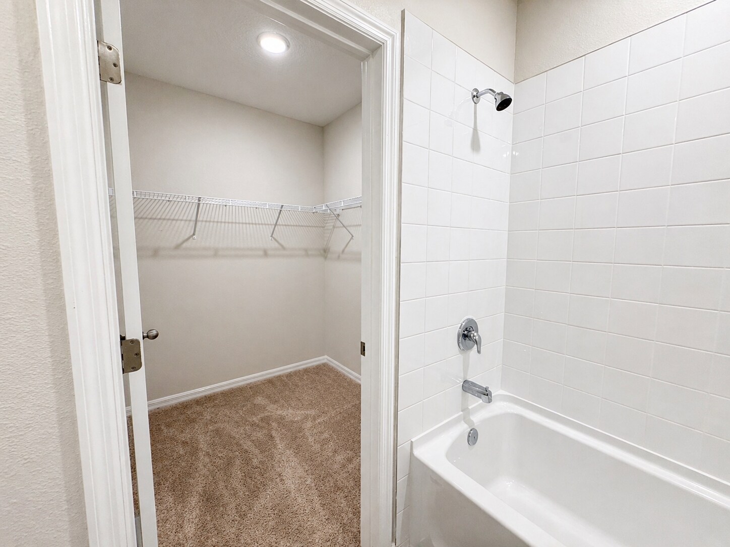 Building Photo - 1305 Current Pl