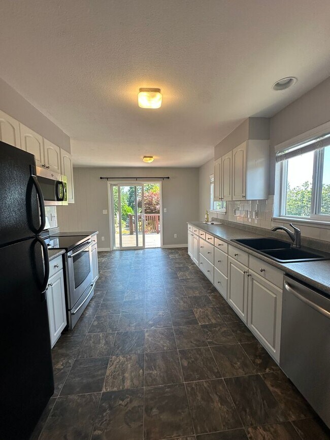 Building Photo - Wonderful Ranch Style Home in Camas!