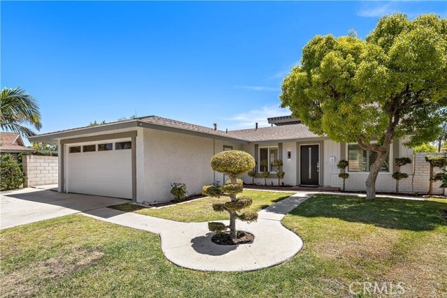 Building Photo - 822 E Borchard Ave