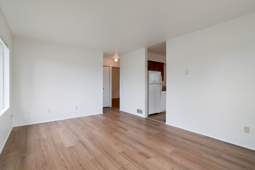 Building Photo - 2815 NE 7th St