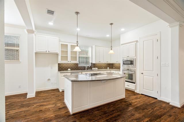 Building Photo - 546 El Camino Dr