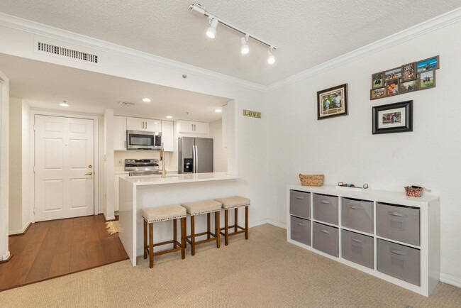 Building Photo - 1801 N Flagler Dr