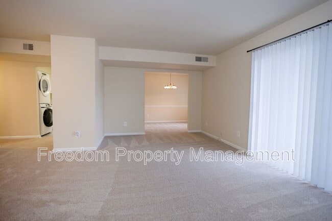 Building Photo - 10629 Provincial Dr