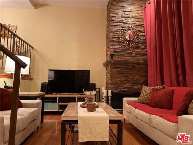 Building Photo - 7320 Balboa Blvd