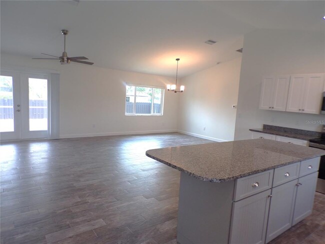 Building Photo - 2989 Pinetree St
