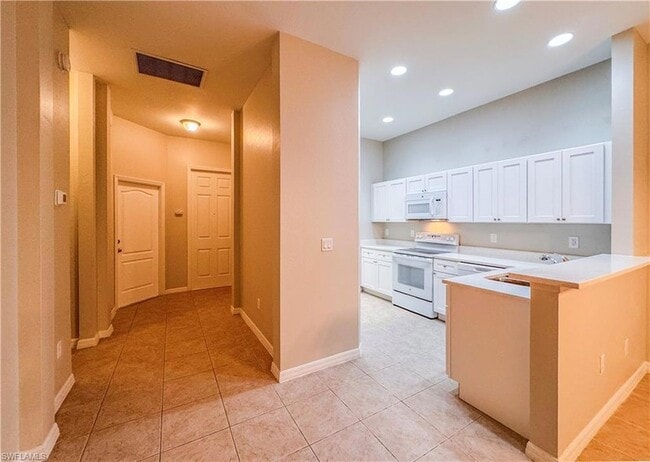 Building Photo - 10132 N Golden Elm Dr