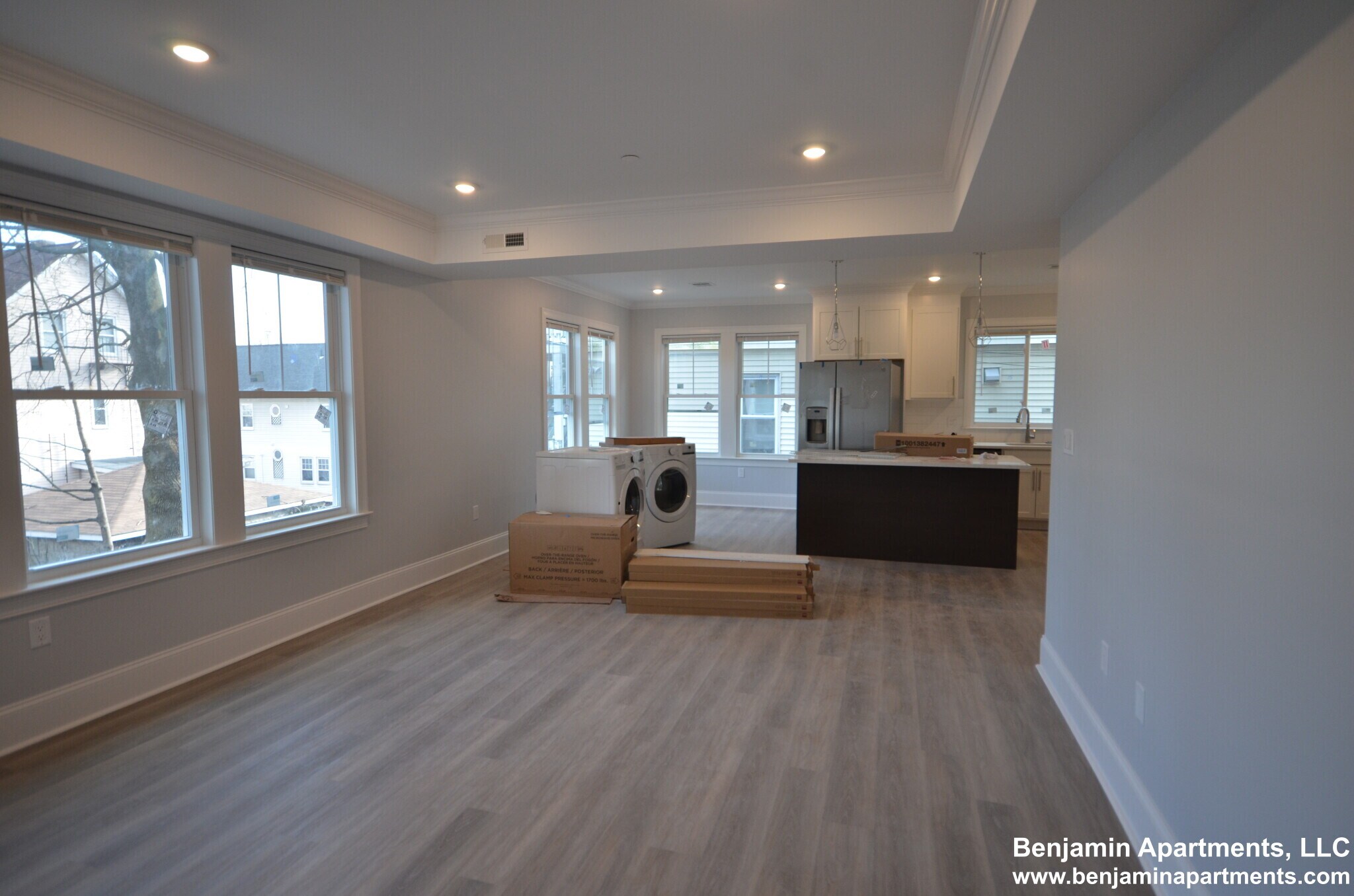 Building Photo - 100 Brooks St