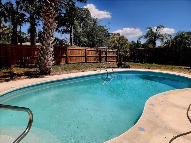 Building Photo - 2494 Del Rio Way