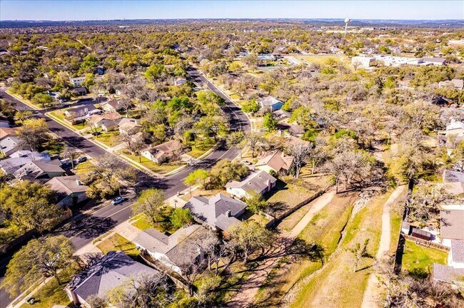 Building Photo - 11322 Bristle Oak Trail