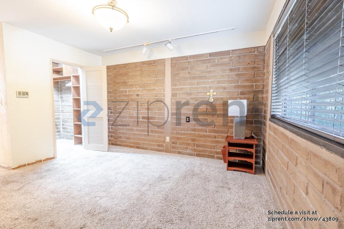 Building Photo - 3561 Castlebrook Rd