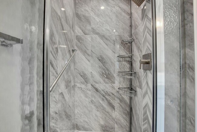 Building Photo - 988 Normandy Trail