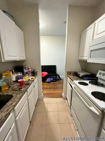 Building Photo - 1130 Commonwealth Ave