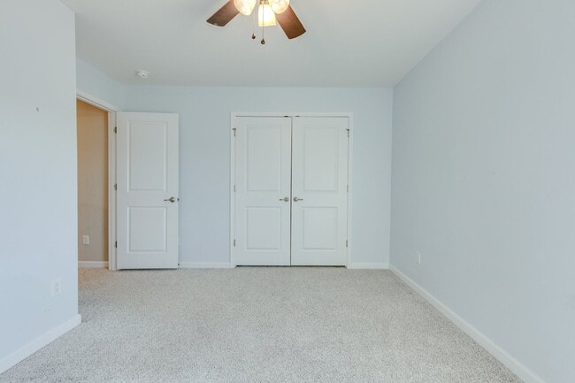 Building Photo - 2704 Orleans Dr