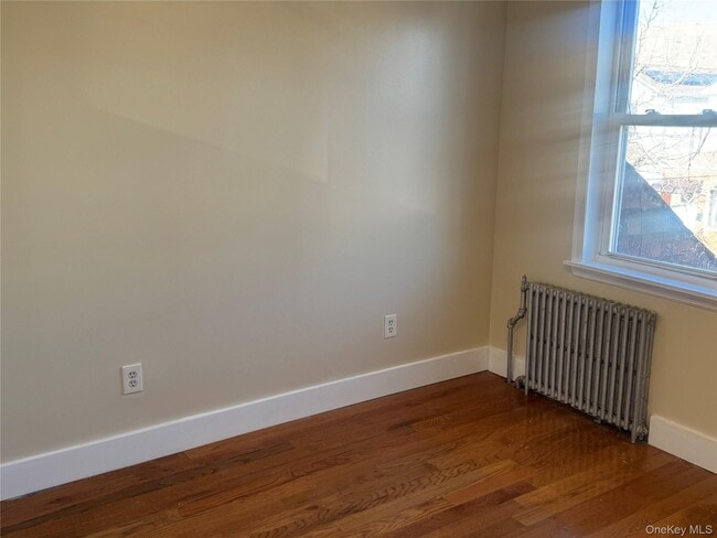 Building Photo - 90-14 Silver Rd