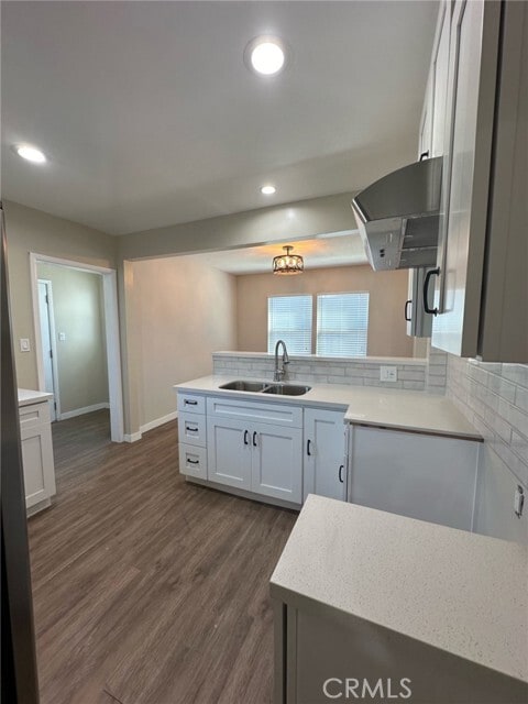 Building Photo - 13603 Rexwood Ave