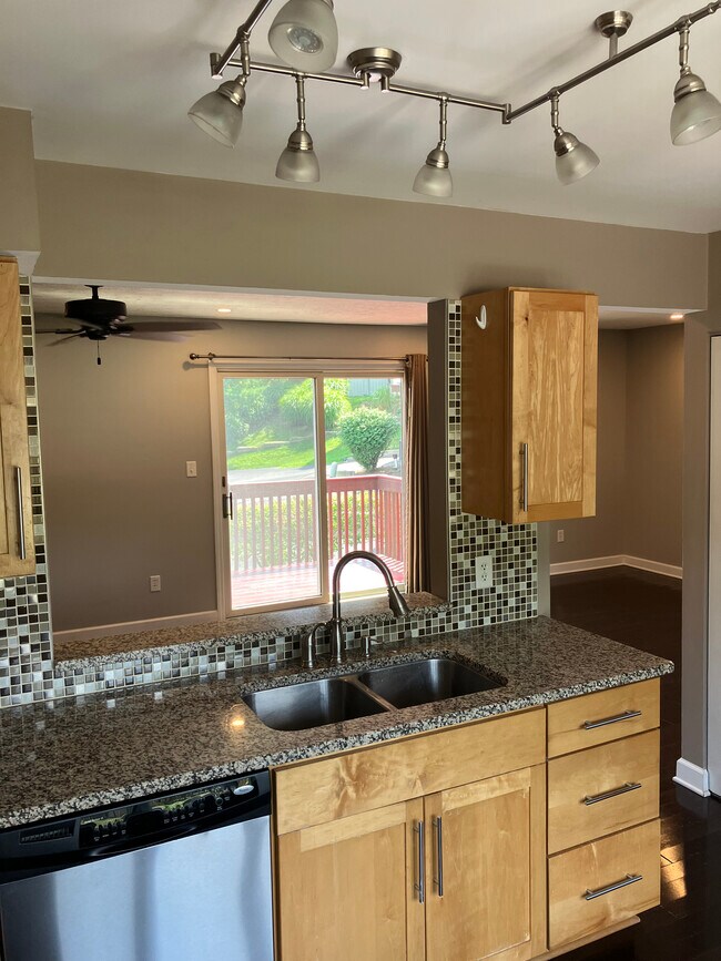 Building Photo - 77 Hennig Dr