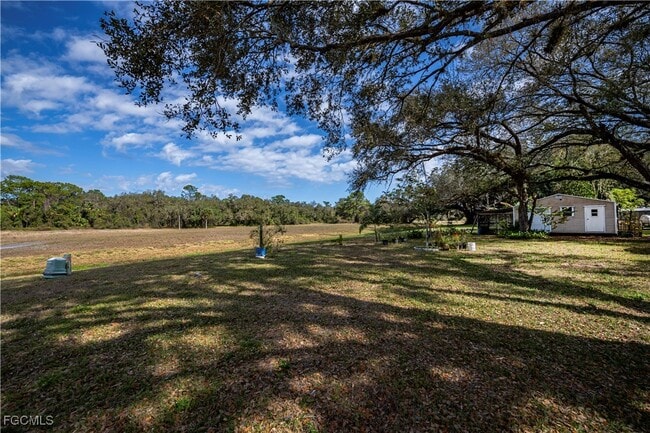 Building Photo - 4001 E Sunflower Cir