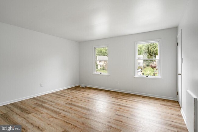 Building Photo - 1212 New Hampshire Ln