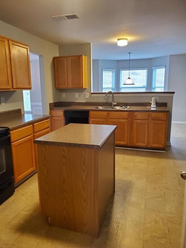 Building Photo - 11070 Southwood Dr