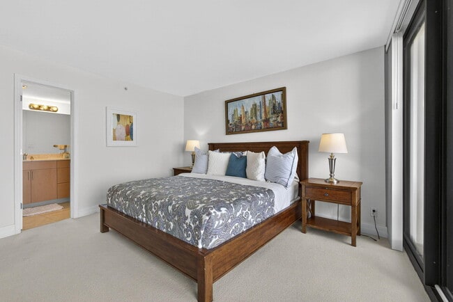 Building Photo - 3000 N Ocean Dr