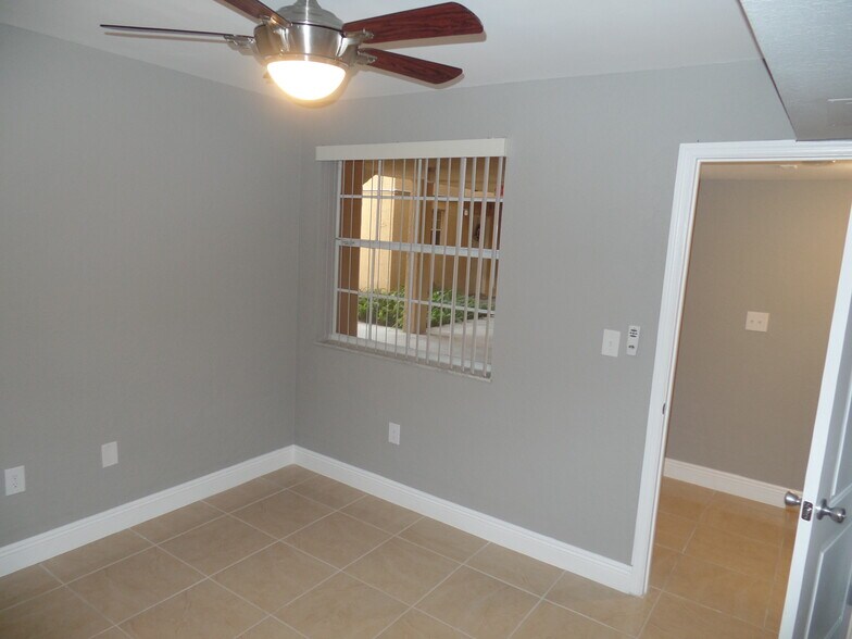 Building Photo - 2890 N Oakland Forest Dr