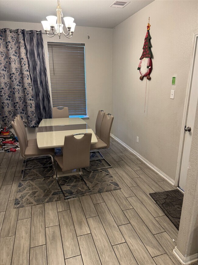 Building Photo - 8814 Alpine Wood Wy