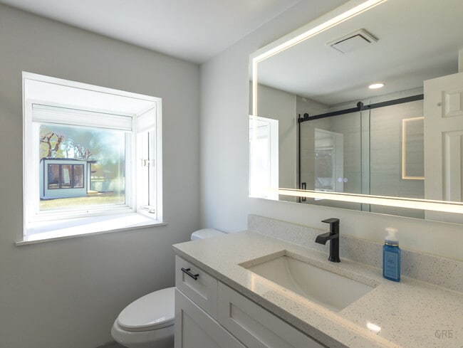 Building Photo - 20901 Catalpa St