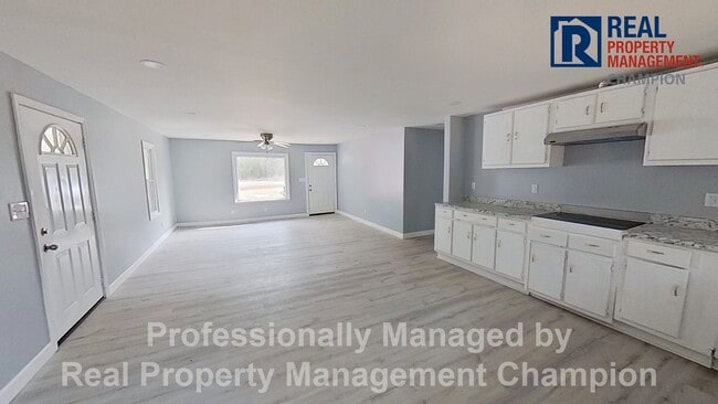 Building Photo - Recently Updated 3 BD/2 BA Home w/Open Floorplan and Attached Carport