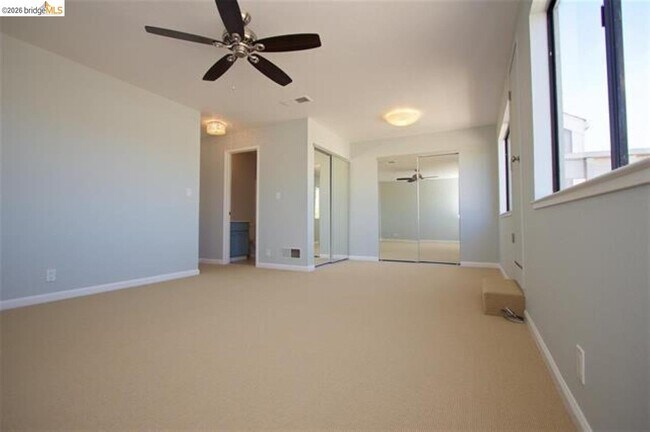 Building Photo - 2063 Sand Point Rd