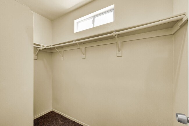 Building Photo - 2739 E Colton Ave