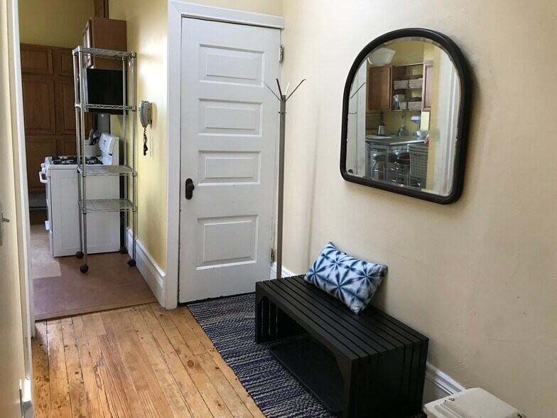 2nd floor hallway looking toward kitchen (east) - 3284 Dawson Street